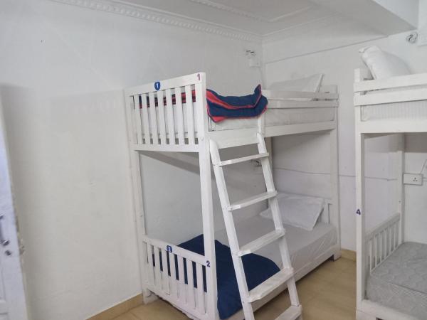 Xhostel hostel : photo 4 de la chambre dortoir mixte de 6 lits