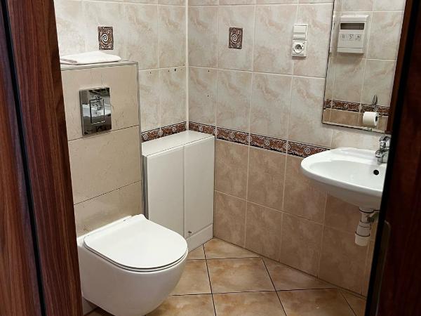 Abak : photo 5 de la chambre chambre double avec salle de bains commune