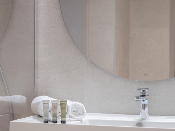 Hôtel Le Méditerranée : photo 1 de la chambre chambre simple