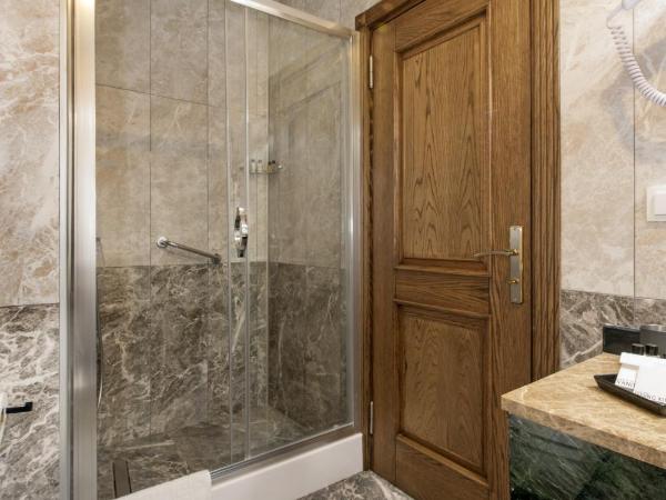 Perapolis Hotel : photo 6 de la chambre chambre triple deluxe