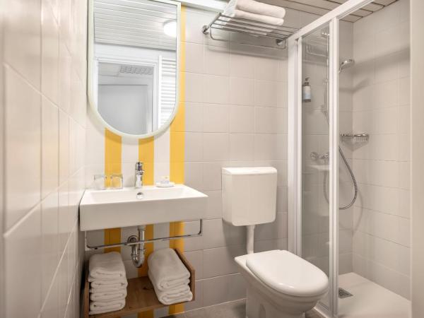 Sunny Rabac by Valamar : photo 2 de la chambre chambre pour 2