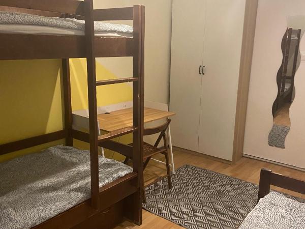 B&B Hostel 49 : photo 2 de la chambre lit superposé dans dortoir mixte