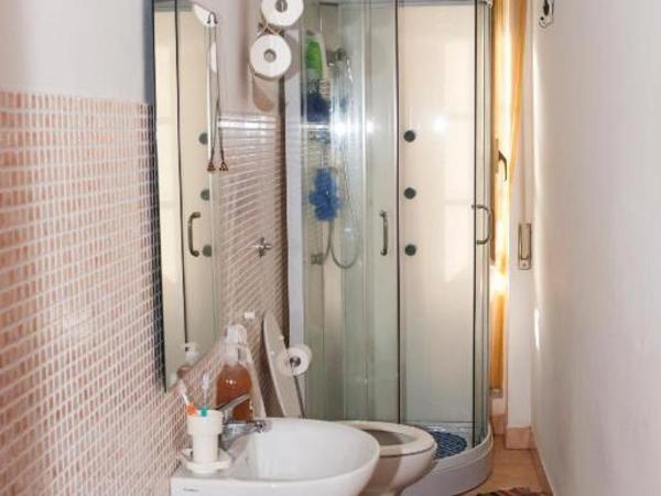 B&B S Home : photo 10 de la chambre chambre quadruple avec salle de bains commune