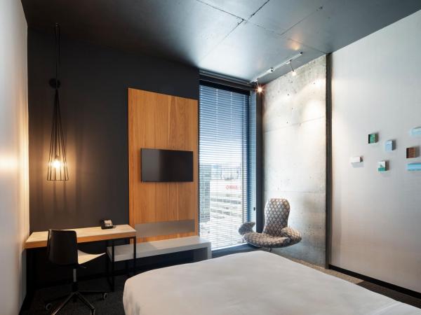 Alt Hotel Winnipeg : photo 1 de la chambre chambre supérieure lit queen-size