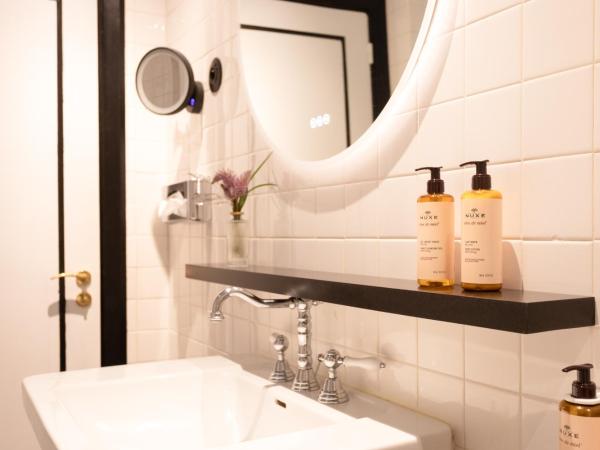 Hotel Plaza Biarritz Plage - Handwritten Collection : photo 6 de la chambre chambre standard avec 1 lit double