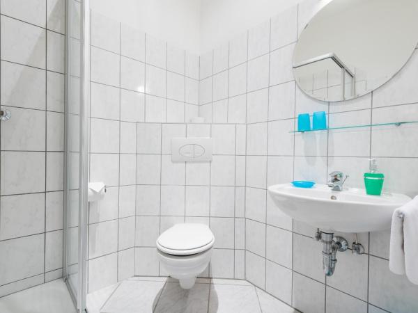 Pension Prenzlberg : photo 3 de la chambre chambre lits jumeaux