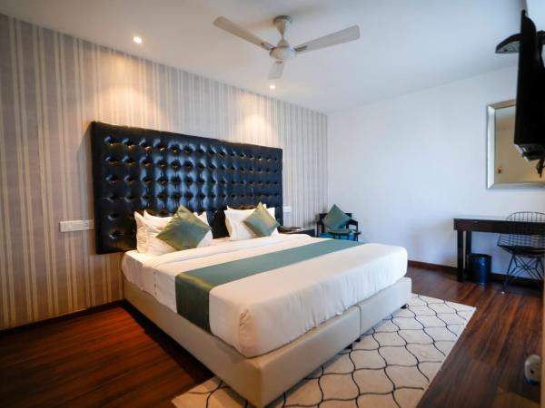 Hotel Deccan Serai, HITEC CITY, HYDERABAD : photo 4 de la chambre chambre double avec balcon