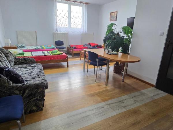 Hotel Dworek : photo 1 de la chambre chambre quadruple