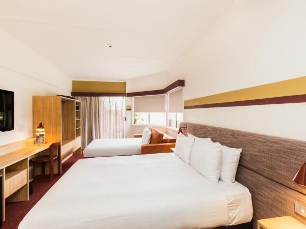 Statesman Hotel : photo 1 de la chambre queen sofa with balcony room