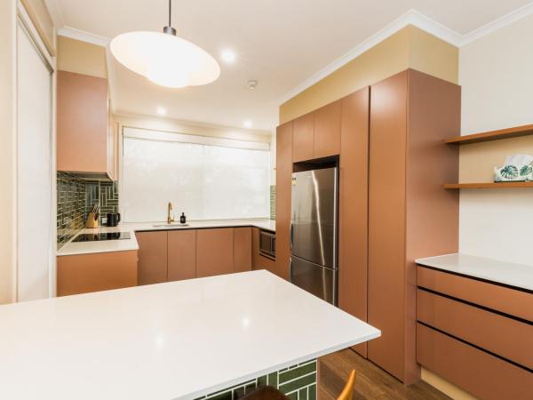 Statesman Hotel : photo 8 de la chambre cabinet queen and sofa