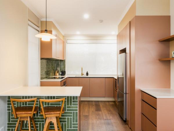 Statesman Hotel : photo 5 de la chambre cabinet queen and sofa