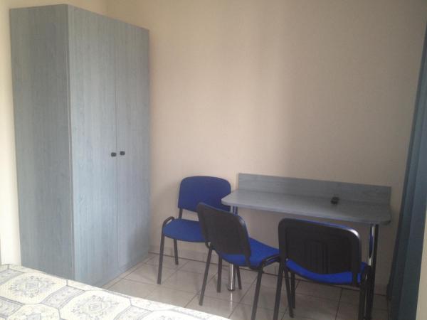 Hotel Le Strasbourg : photo 5 de la chambre chambre triple