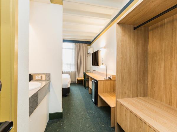 Statesman Hotel : photo 4 de la chambre lower house queen room