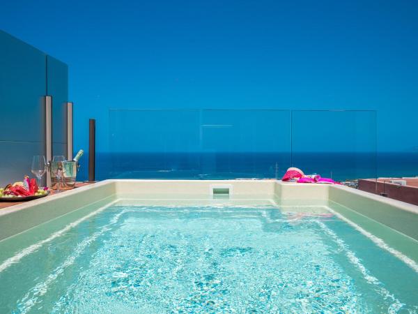 Esperides Resort Crete, The Authentic Experience : photo 4 de la chambre suite 2 chambres deluxe avec jacuzzi extérieur - vue sur mer