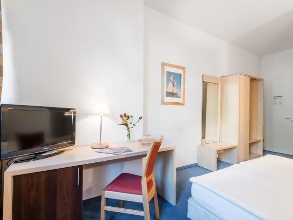 Pension Prenzlberg : photo 6 de la chambre chambre lits jumeaux