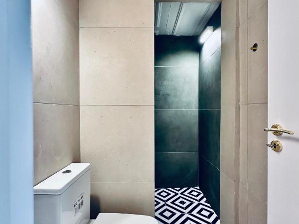 Pink Lemon : photo 7 de la chambre chambre double avec salle de bains commune