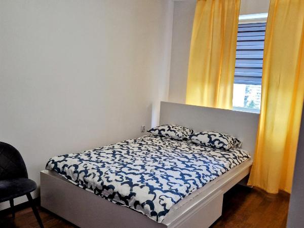 Meander Natolin Pokoje : photo 2 de la chambre chambre double avec salle de bains commune