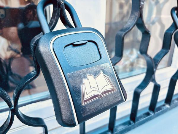 Poet's Theme Room, Free Parking : photo 5 de la chambre appartement 1 chambre