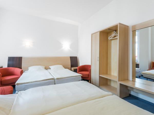Pension Prenzlberg : photo 2 de la chambre chambre quadruple