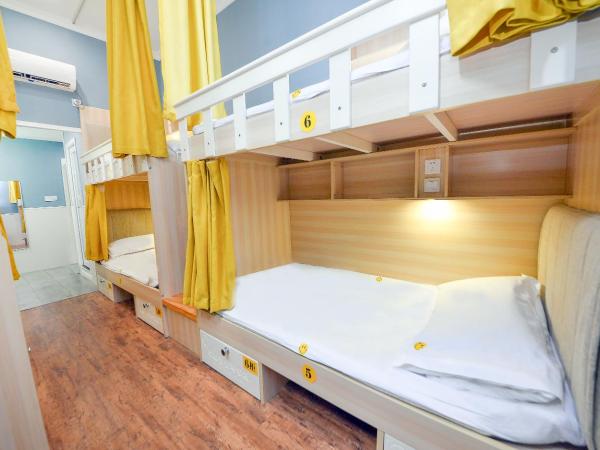 笑脸里青年旅舍锦里店 : photo 1 de la chambre bed in 4-bed female dormitory room - shared bathroom