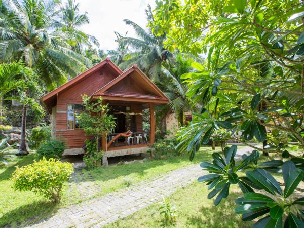 The Villa By Bottle Beach : photo 2 de la chambre chambre double avec balcon