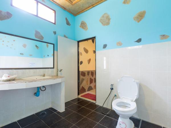 The Villa By Bottle Beach : photo 1 de la chambre chambre double avec balcon