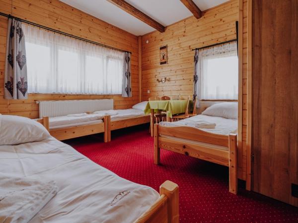 OSW Moszczeniczanka : photo 3 de la chambre chambre quadruple avec salle de bains privative
