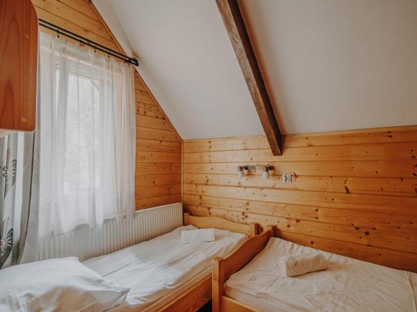 OSW Moszczeniczanka : photo 6 de la chambre chambre familiale avec salle de bains privative