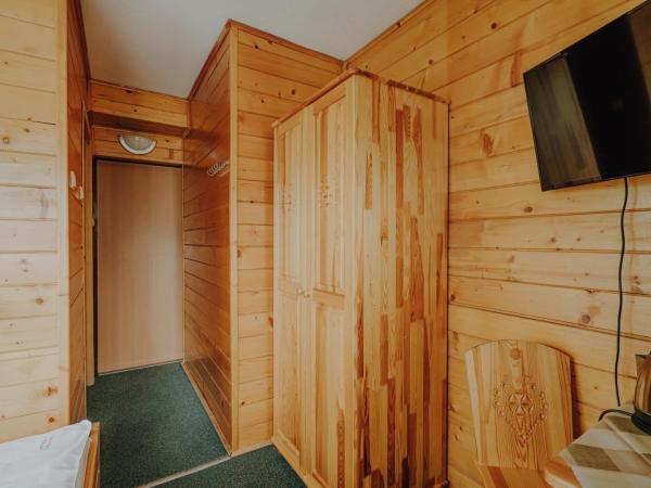 OSW Moszczeniczanka : photo 10 de la chambre chambre double avec salle de bains privative