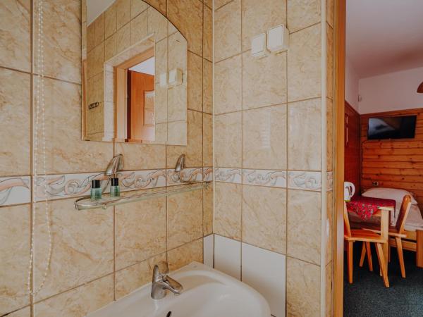 OSW Moszczeniczanka : photo 6 de la chambre chambre lits jumeaux avec salle de bains privative