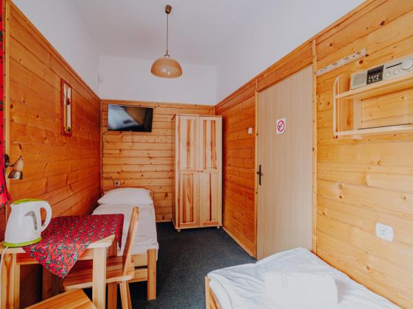 OSW Moszczeniczanka : photo 2 de la chambre chambre lits jumeaux avec salle de bains privative