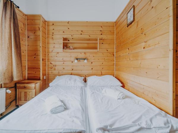 OSW Moszczeniczanka : photo 7 de la chambre chambre double avec salle de bains privative