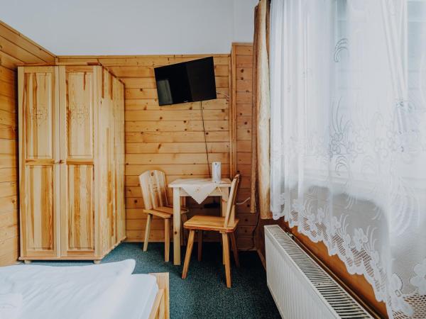 OSW Moszczeniczanka : photo 6 de la chambre chambre double avec salle de bains privative