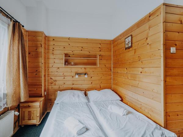 OSW Moszczeniczanka : photo 5 de la chambre chambre double avec salle de bains privative