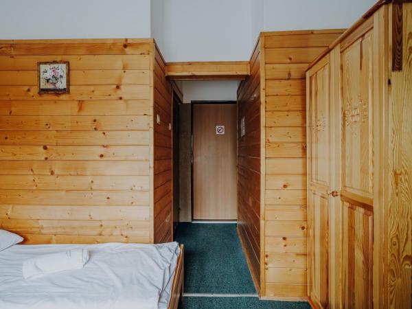 OSW Moszczeniczanka : photo 2 de la chambre chambre double avec salle de bains privative