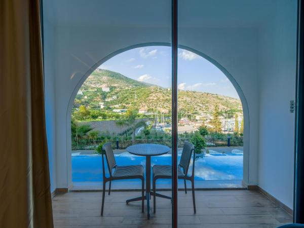 Ada Port Hotel Adults Only : photo 1 de la chambre  double room with pool access