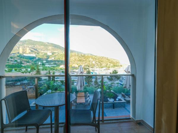 Ada Port Hotel Adults Only : photo 3 de la chambre chambre double