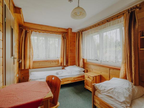 OSW Moszczeniczanka : photo 10 de la chambre chambre lits jumeaux - vue sur montagne