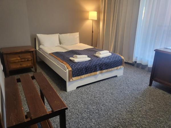 Hostel Bialoleka - Darmowy parking, szybkie Wifi! : photo 5 de la chambre chambre double standard