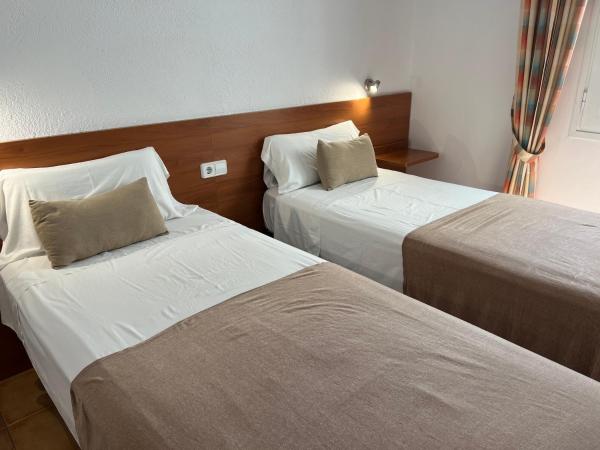 Vehí : photo 2 de la chambre chambre lits jumeaux