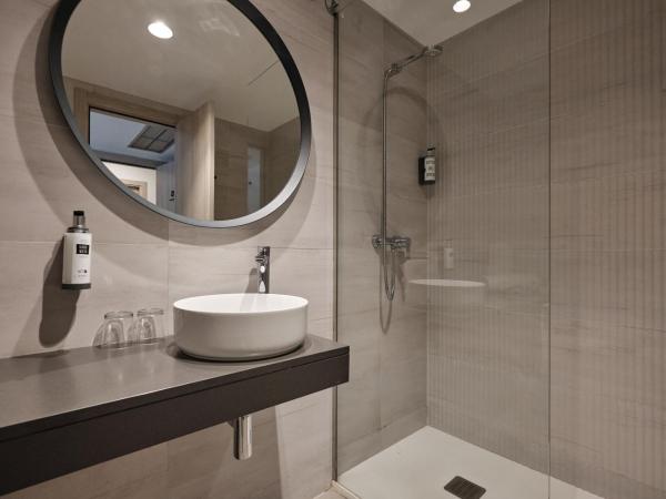 Hotel Pombal Rooms : photo 9 de la chambre chambre lits jumeaux avec terrasse