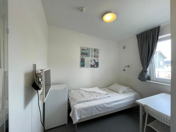 Turistgården Norrköping : photo 2 de la chambre chambre simple avec salle de bains privative