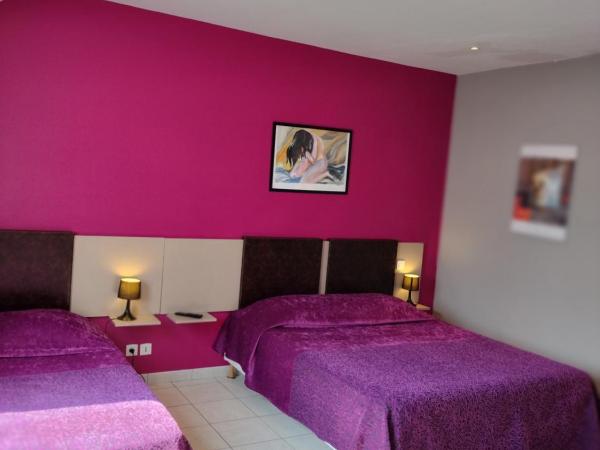 Hôtel Savary : photo 5 de la chambre chambre triple - accessible aux personnes à mobilité réduite