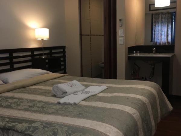 Hotel Chipre : photo 7 de la chambre chambre double avec salle de bains privative