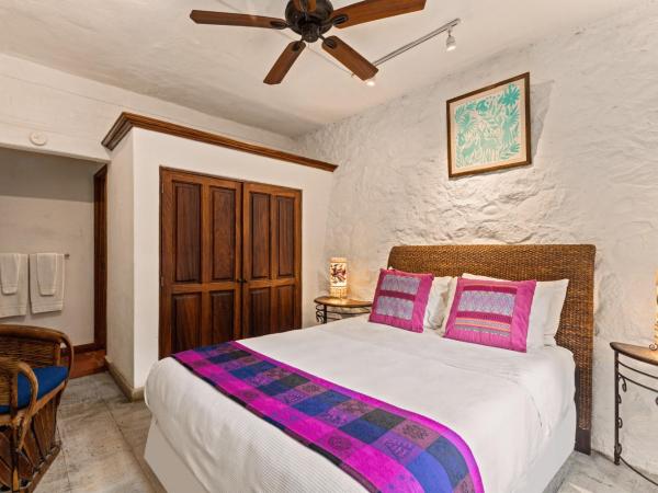 Villa Lola - Adults Only : photo 3 de la chambre chambre lit queen-size 