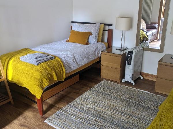 Sunnyside Annexe : photo 1 de la chambre chambre lits jumeaux avec salle d'eau privative