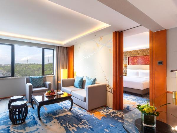 China Hotel Guangzhou-Free Shuttle Bus to Canton Fair Complex : photo 1 de la chambre suite exécutive