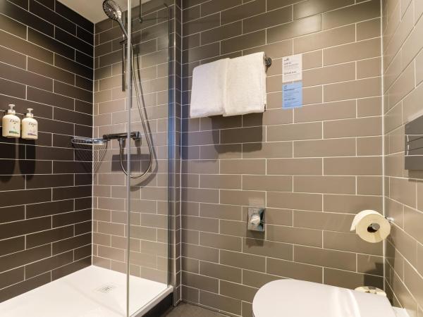 Holiday Inn Express Dresden Zentrum, an IHG Hotel : photo 5 de la chambre chambre standard lit queen-size