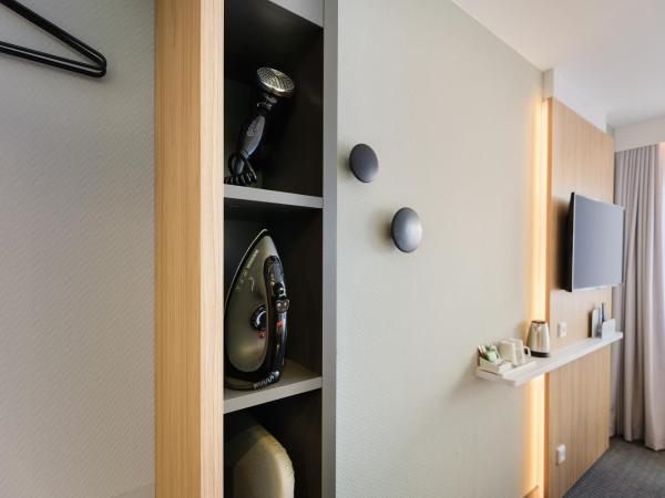 Holiday Inn Express Dresden Zentrum, an IHG Hotel : photo 7 de la chambre chambre standard lit queen-size