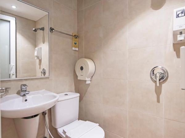 Fragrance Hotel - Balestier : photo 5 de la chambre chambre familiale supérieure